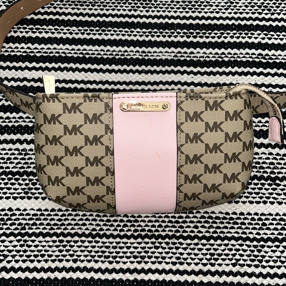 Michael Kors Waistbag - Picture 1 of 8